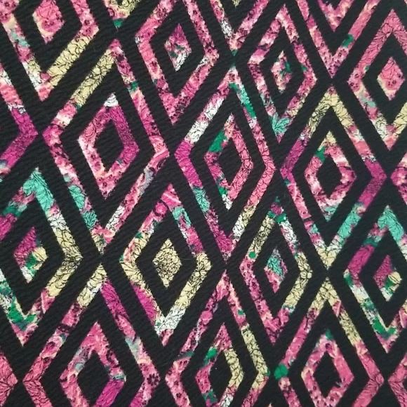 Diamond Floral Skirt - Picture 4 of 6